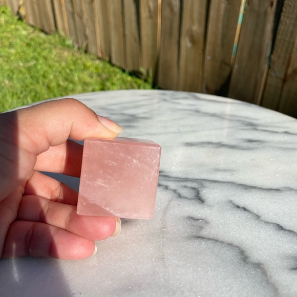 Rose Quartz Cube - Picture 2 of 6